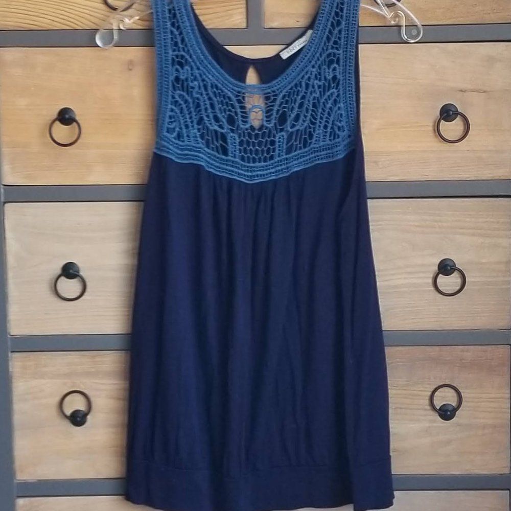 Cozy Causal Blue Boho Sleeveless Top with Crochet Detail on Bodice Size Large